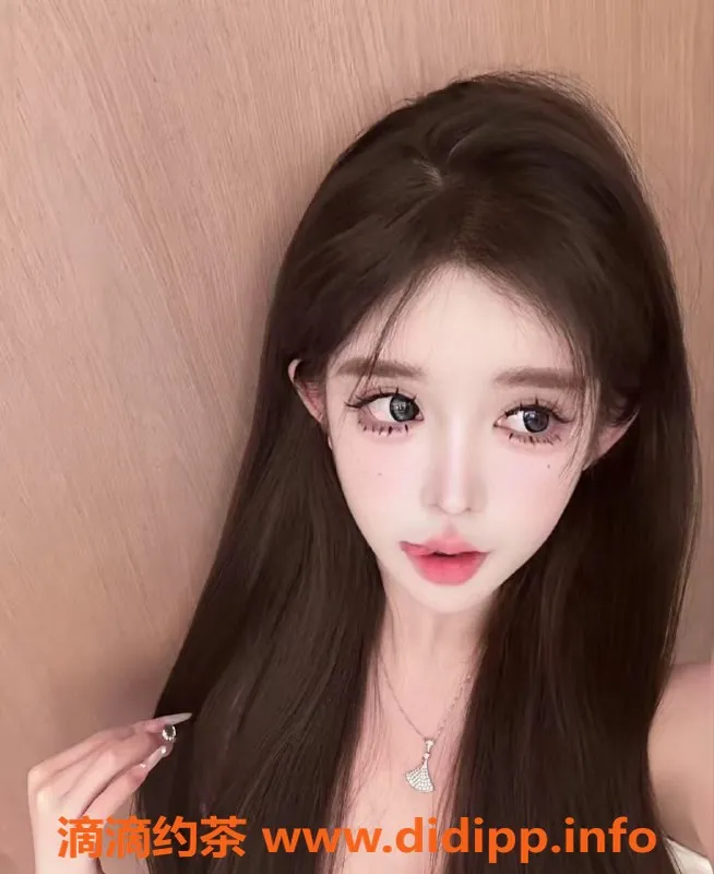 无锡楼凤-滨湖万达03顶级少女，皮肤雪白，诱惑无限