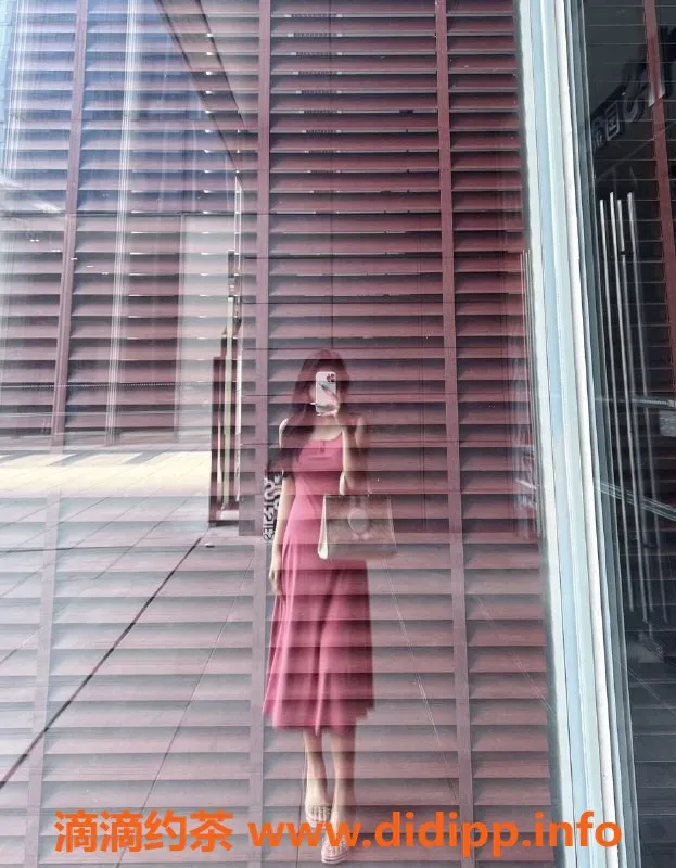 杭州楼凤-上城高颜值嫩妹柠檬，69互舔只需999元