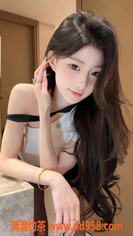 无锡楼凤-梁溪御姐温德姆体验，长腿白皙超诱人