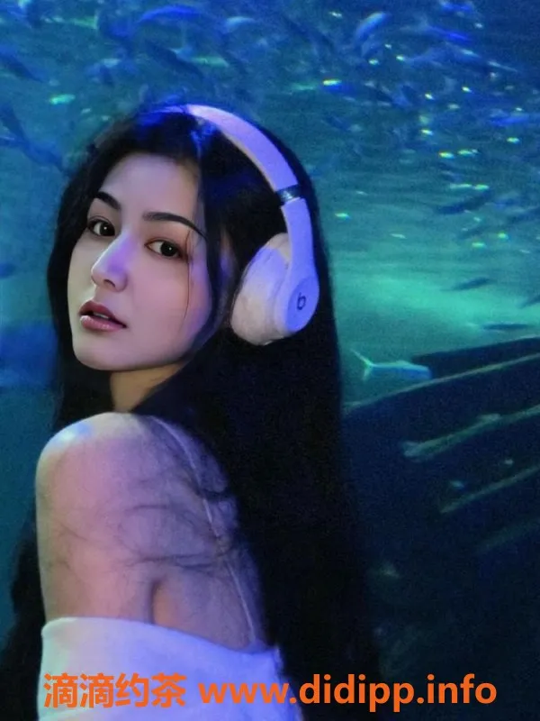 无锡楼凤-新疆女神空降梁溪优客金街，完美身材享受69