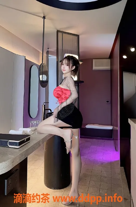 无锡楼凤资源信息,梁溪顶级嫩妹，三点粉一线天，陪浴服务