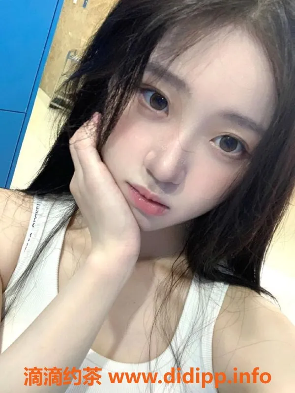 无锡上门服务-惠山天一公馆：可爱大一学妹，身材曼妙