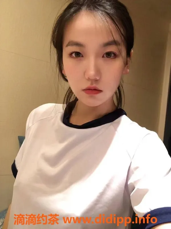 杭州楼凤-滨江十月嫩妹，69互舔等你体验