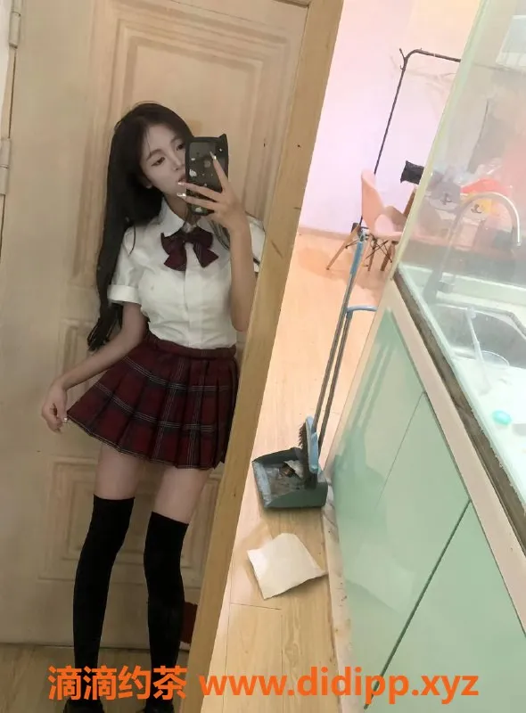 深圳楼凤资源信息,龙华泡泡，千元档嫩妹，舌吻服务