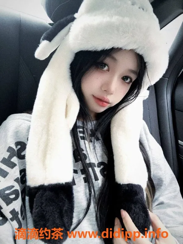 深圳楼凤-龙华区小柠，嫩妹服务，900起价！