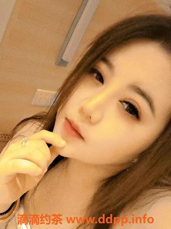 成都楼凤-成都西子，26岁丰满少妇，包夜服务等你体验！