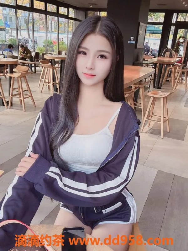 常州楼凤-武进璇璇：165身高，90体重，陪浴调情等服务