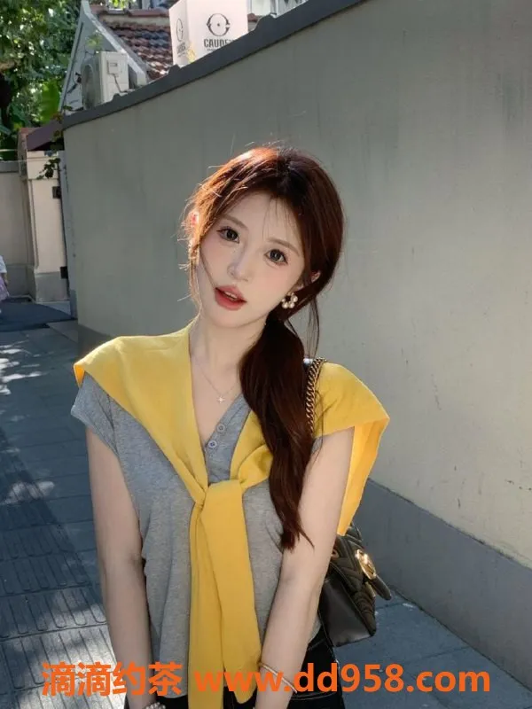 无锡楼凤资源信息,滨湖万达超嫩少女学妹，清纯可人