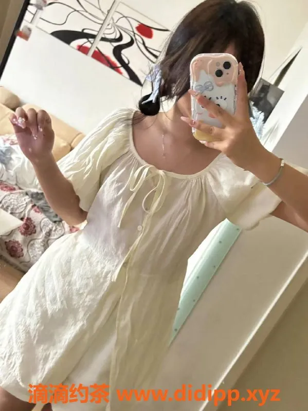 成都上门服务-成都馨猪，160cm匀称嫩妹，500元享三项服务