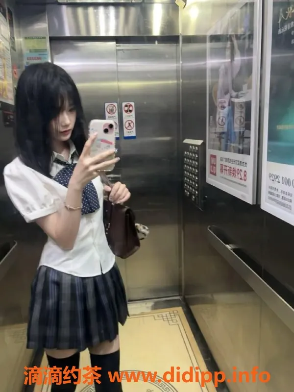 无锡楼凤-锡山顶级白🐱少女，皮肤白皙紧致