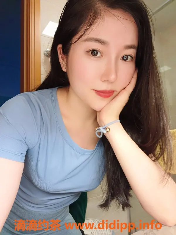 深圳楼凤-龙华颖儿，性感甜美，服务周到