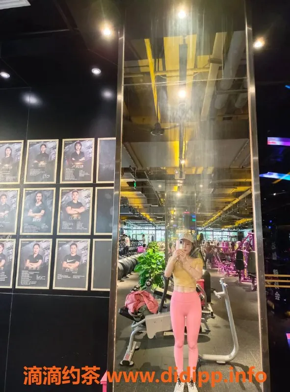 深圳楼凤-龙华颖儿，性感甜美，服务周到