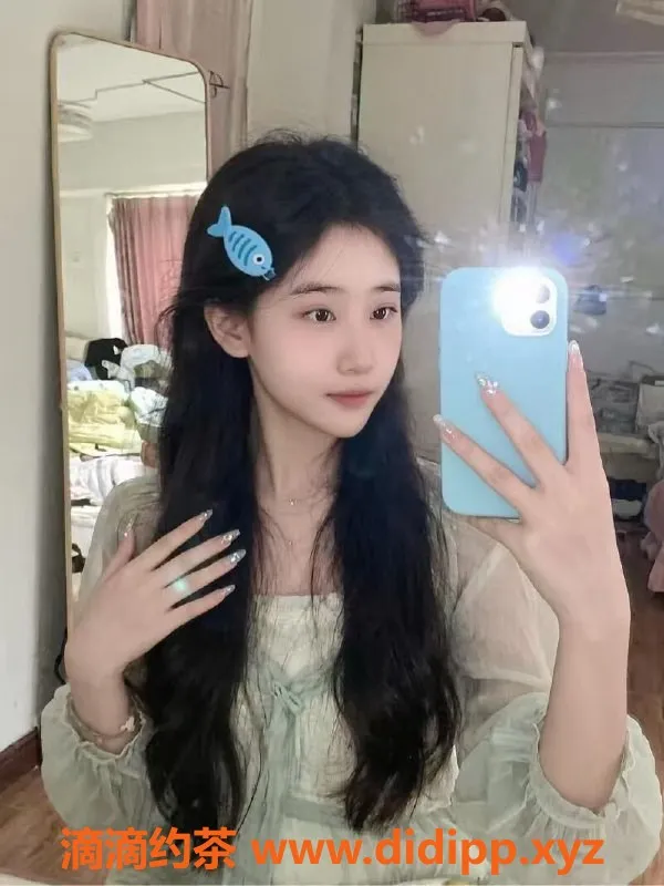 无锡楼凤资源信息,梁溪区高颜值学妹，陪浴69服务仅2200/p