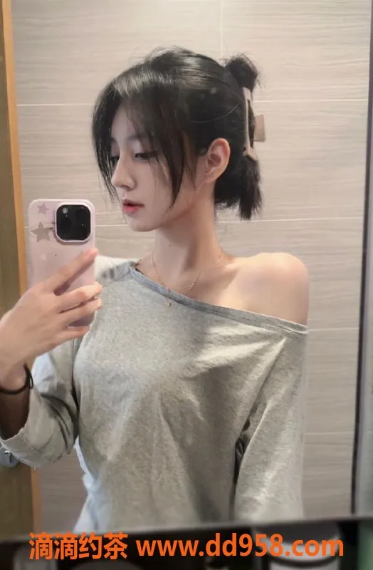 深圳楼凤-宝安小月，18岁，162cm，34C，茶水费优惠