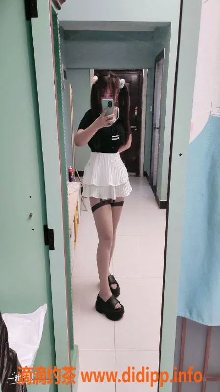 兰州楼凤-兰州柚子皮，双飞服务，身材超赞，诱人套餐