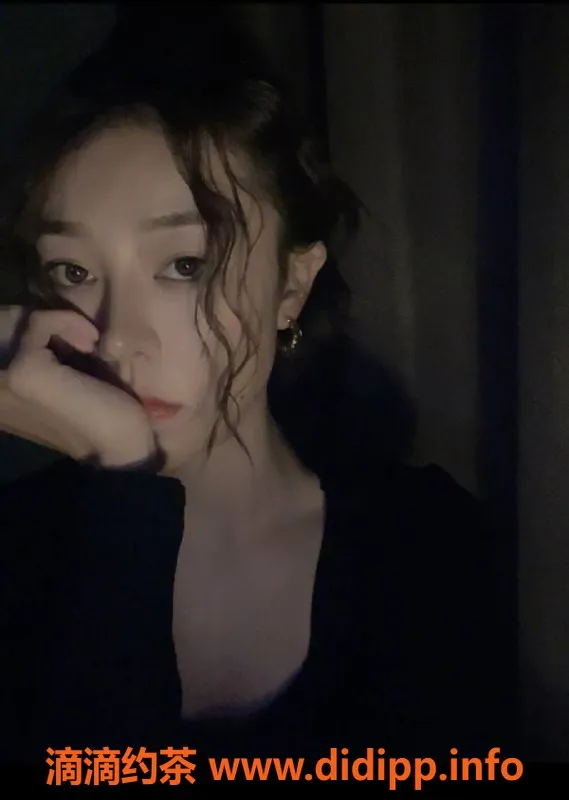 上海楼凤资源信息,虹口25岁美女霸霸，身高166，C罩杯，8张课费