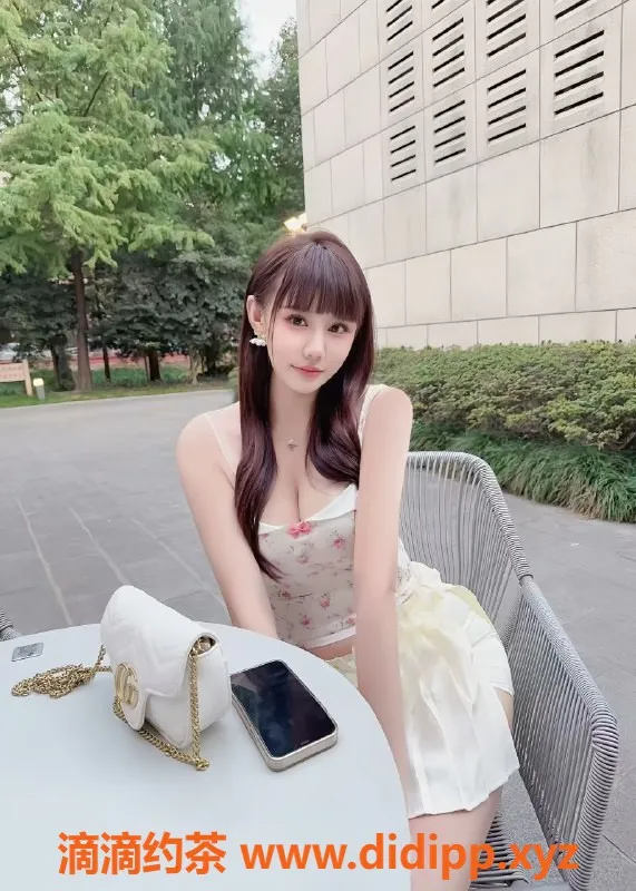 无锡上门服务-惠山顶级少女，171cm乖巧水嫩女郎