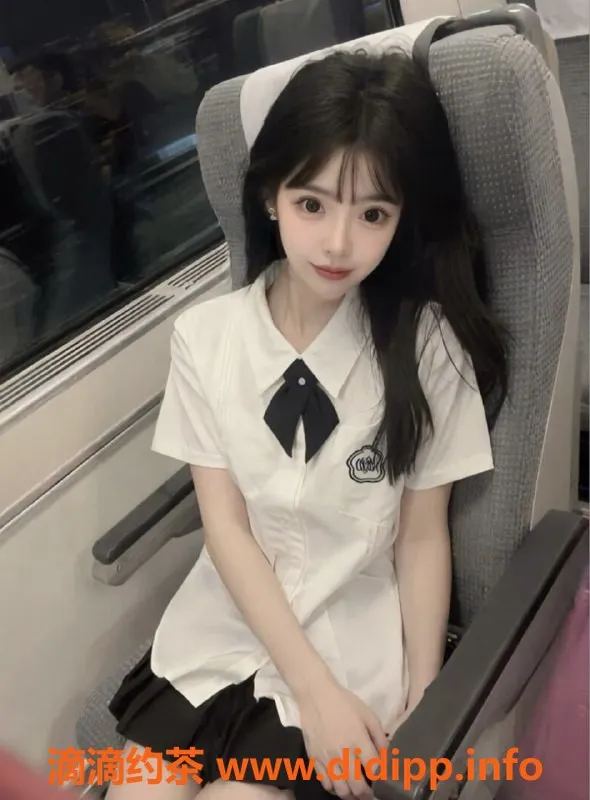 无锡楼凤-滨湖万达公寓07粉嫩学妹，雪白肤色，陪浴调情