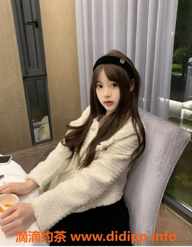 无锡楼凤-梁溪07超嫩学妹，三点粉萝莉装等你体验