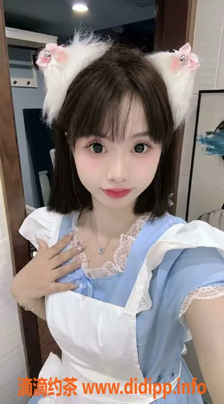 北京楼凤-21岁小清，三里屯温柔女友感体验