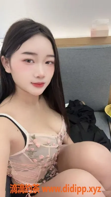 深圳楼凤-龙岗新人莉莉，26岁165cm C罩杯，500元体验