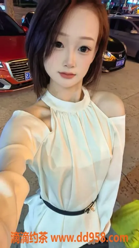 无锡楼凤-超嫩短发学妹，雪白肌肤，69元畅玩