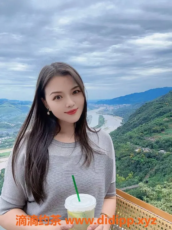 成都楼凤-武侯区雪梨，大奶少妇，6P服务，超值体验！