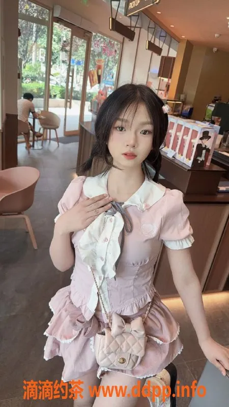 成都楼凤-锦城湖嫩妹豆子，甜美萝莉，6p体验