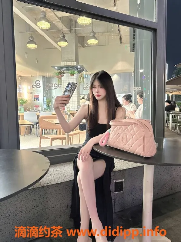 深圳楼凤-龙华甜妹儿，170高C罩杯，18岁嫩妹等你来约！