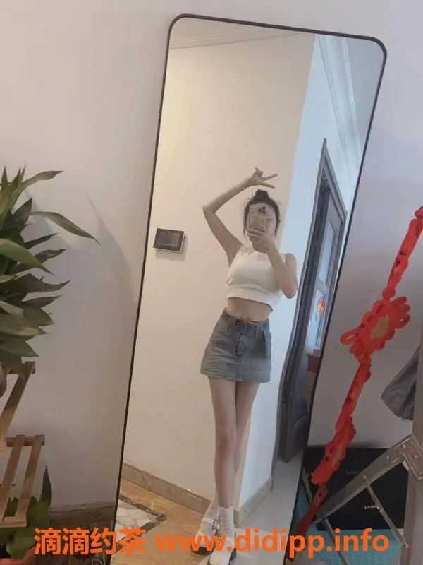 中山楼凤-南头邱铜钟，两位美女快餐洗吹服务