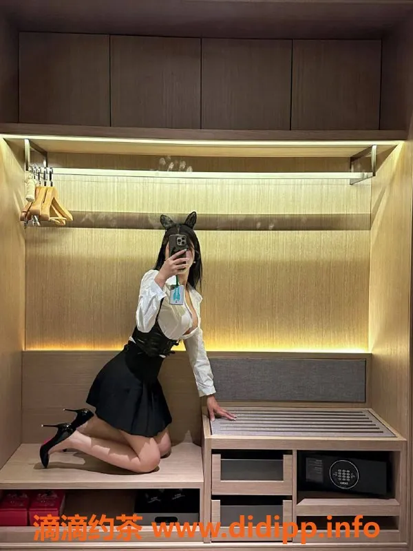 西安楼凤-高新区桃子25岁，168身高情趣服务