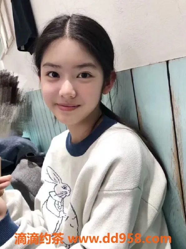 中山楼凤-古镇14岁女孩，800快餐服务等你体验