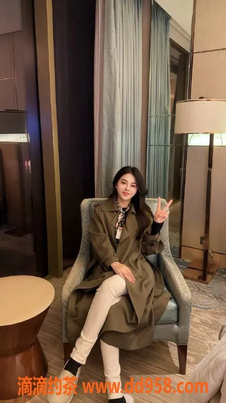 中山楼凤资源信息,西区24岁米可现身，胸围36B，700元起服务等你体验！