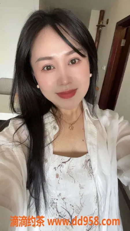 广州楼凤资源信息,天河御姐如梦 26岁 163cm 54kg 36D服务