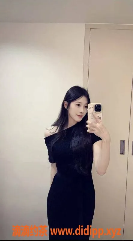 中山楼凤-古镇女神，300快餐400洗吹等你体验