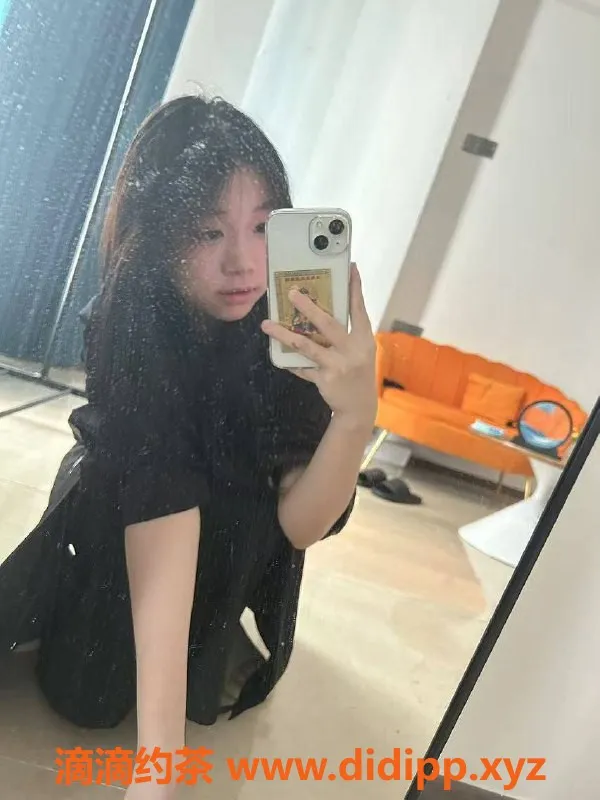 深圳楼凤资源信息,深圳龙华柚子，900元舌吻、激情爱爱服务