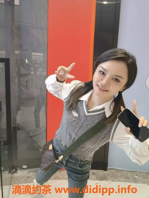 杭州楼凤资源信息,西湖区彤彤，160cm 43kg，超值服务劲爆优惠