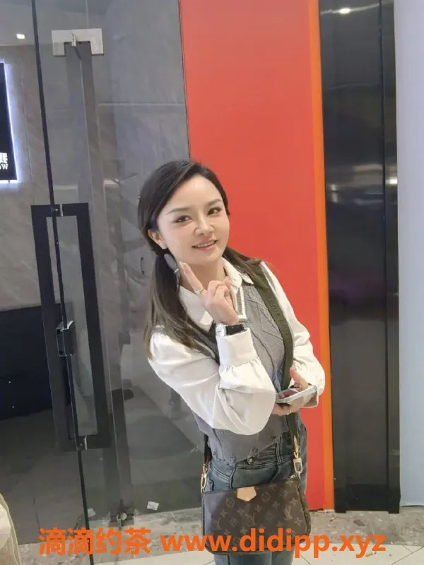 杭州楼凤-西湖区彤彤，160cm 43kg，超值服务劲爆优惠