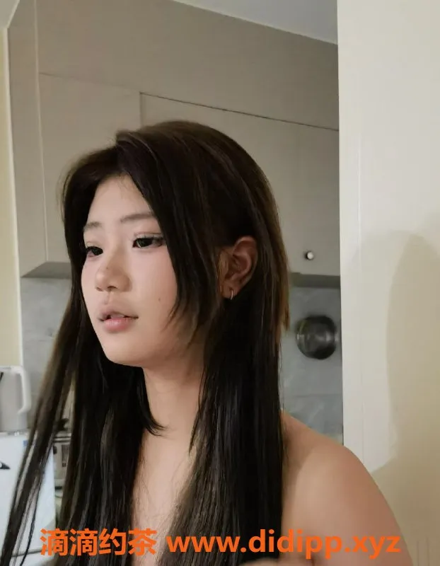 成都楼凤-成都安琪，16岁小妹，166高、100斤，首次仅需630元