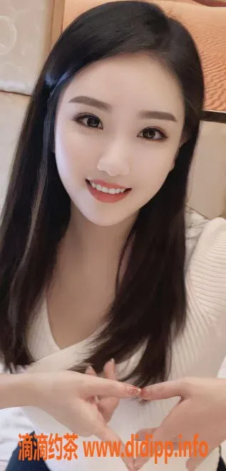 广州楼凤-天然大胸舌吻小雪，天河暖心服务