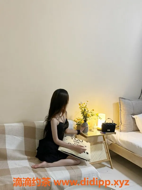 成都楼凤资源信息,成都猫猫16岁高颜值排骨精，800元超值服务