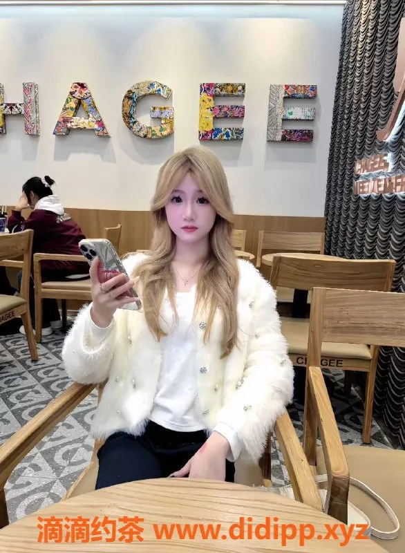 深圳楼凤资源信息,龙华蓝蓝，千元档嫩妹热情服务