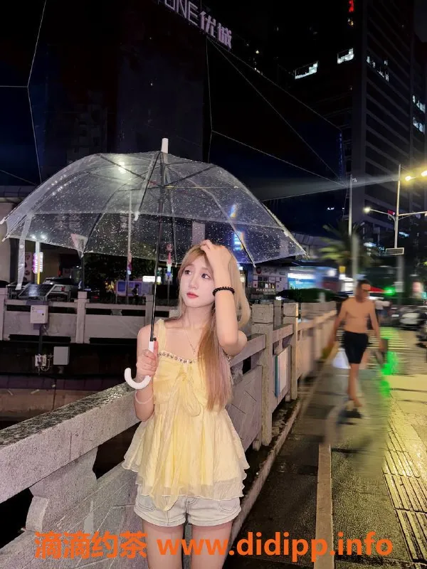 深圳楼凤-龙华蓝蓝，千元档嫩妹热情服务