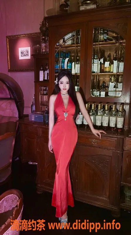 深圳楼凤-罗湖区梦妮，1000P，评分8.5，制服SM服务