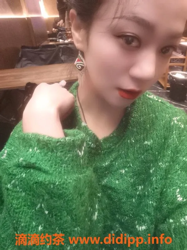 郑州楼凤资源信息,全国可飞岳灿，身高165，体重60，价格实惠