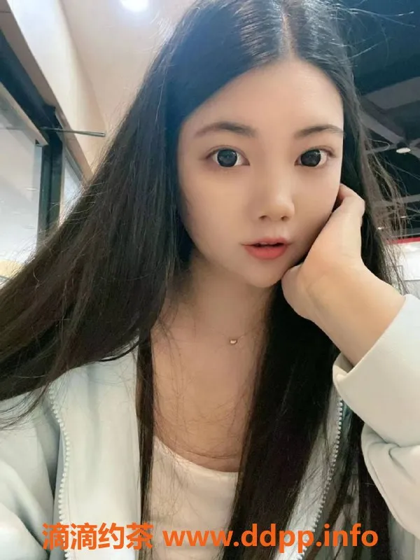 重庆楼凤-倩倩22岁160高96斤，优质服务等你体验！