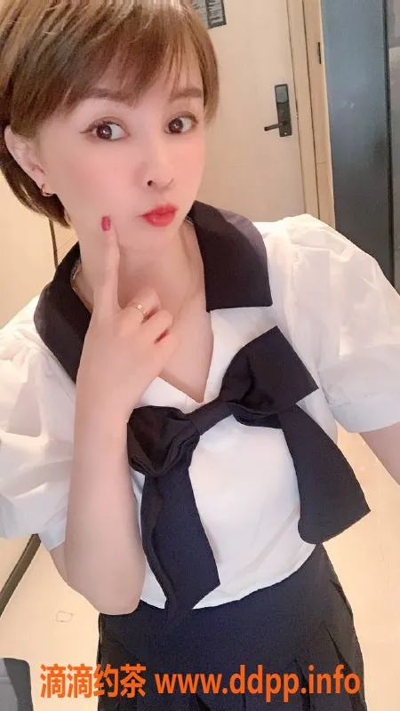 东莞楼凤-常平小妖精 A套餐700，B套餐888起