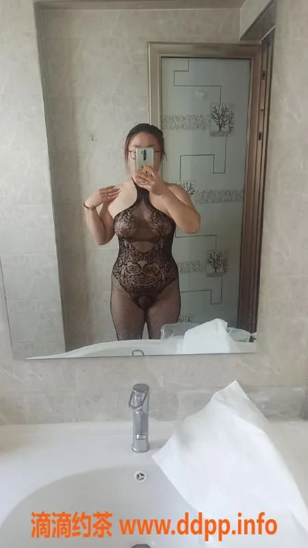 昆明楼凤-官渡区胖猫咪，4P服务灵活选择