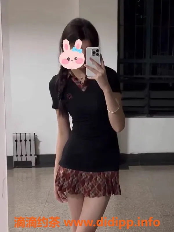 成都楼凤-成都兼职嫩妹佳妮，19岁，身高163，600元服务体验