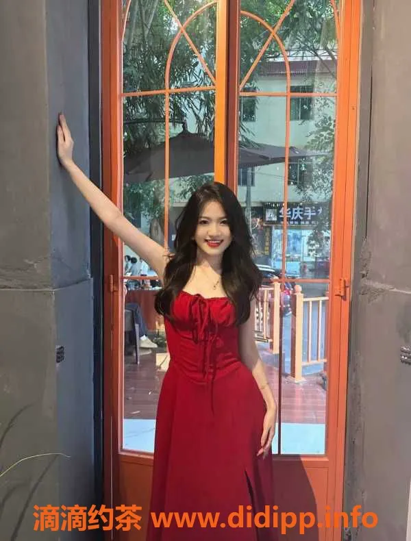 广州楼凤-天河新人可可，21岁165cm，胸围32D，460元/次